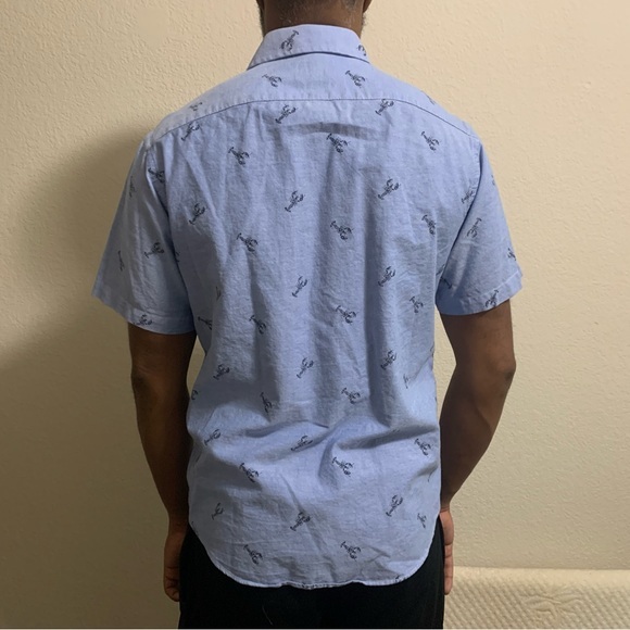 Untuckit - Medium - Picture 3 of 6